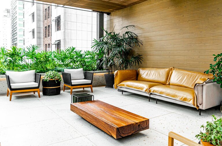 Tips for Creating a Cozy and Inviting Outdoor Living Space at Home